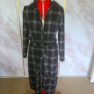 New, never worn plaid spring/autumn coat, Size L